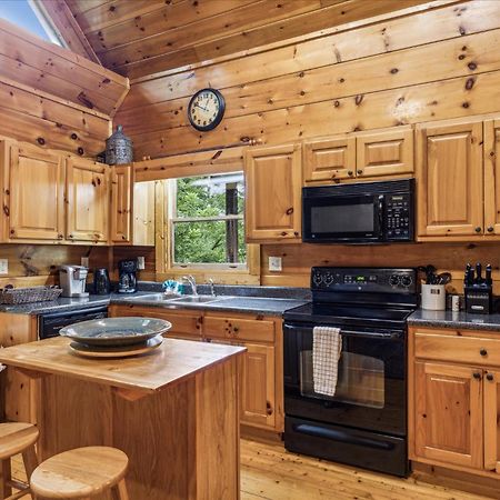 Brave Eagle Cabin Sevierville Bagian luar foto