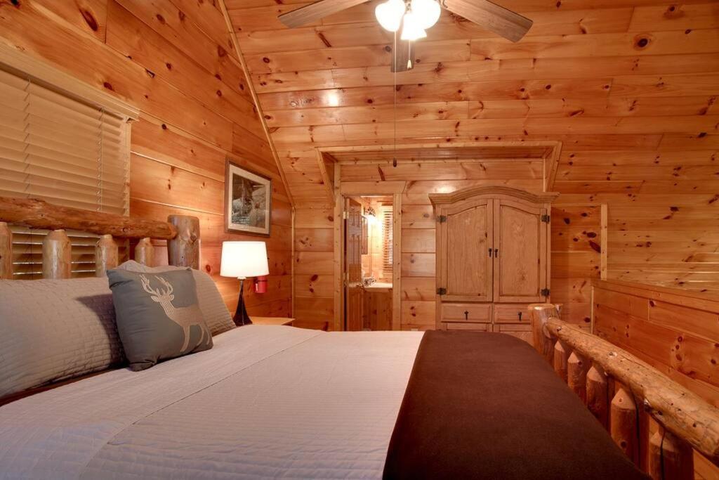 Brave Eagle Cabin Sevierville Ruang foto