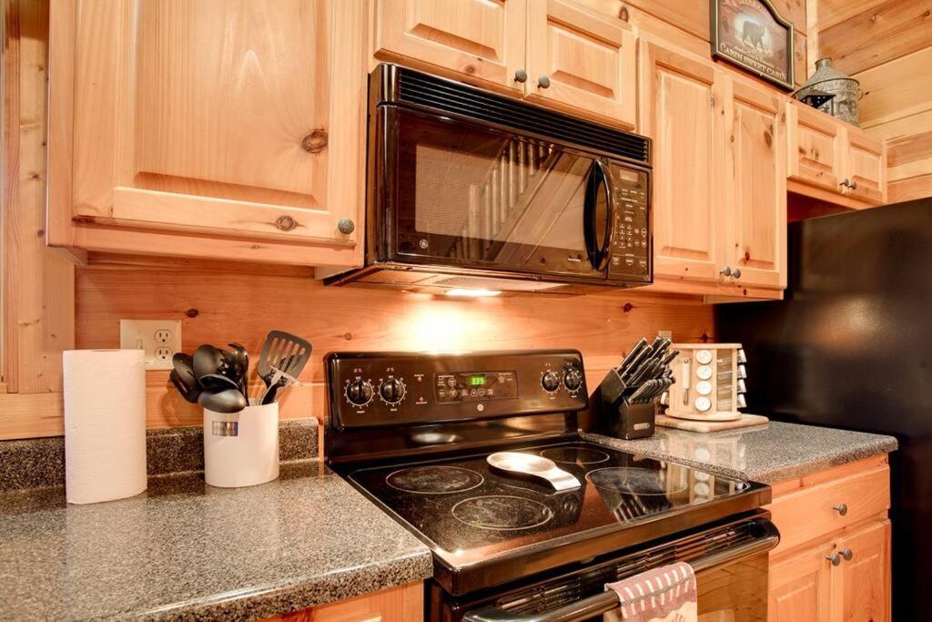Brave Eagle Cabin Sevierville Ruang foto